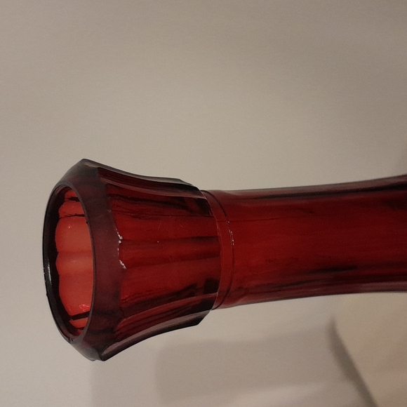 Collectable Red Depression Glass Vase. 1920s-1950s - Picture 5 of 7